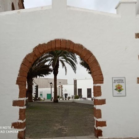 Precioso Apartamento Con Terraza En Teguise Appartement Teguise  Buitenkant foto