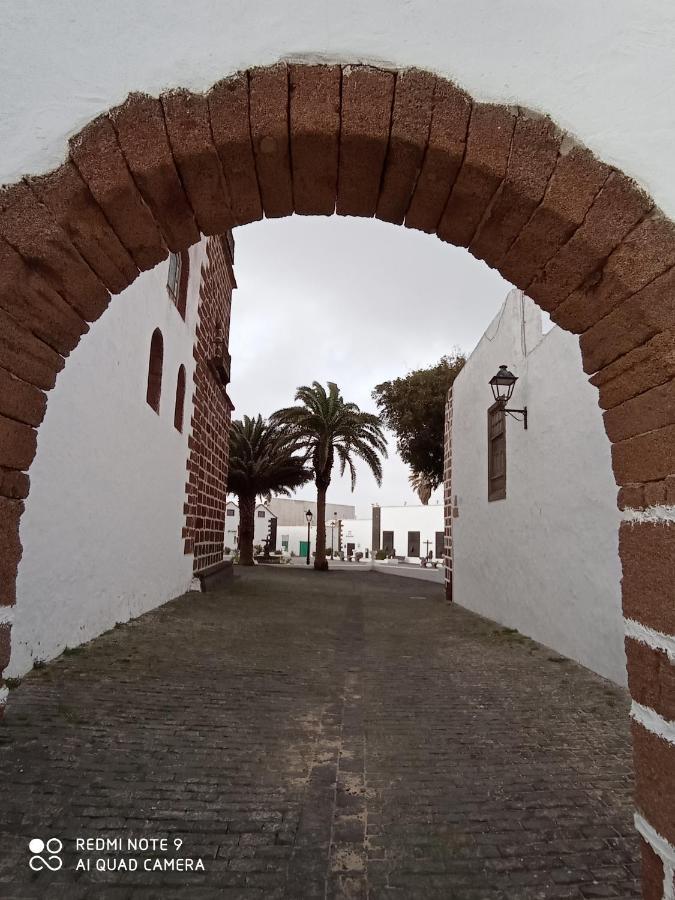 Precioso Apartamento Con Terraza En Teguise Appartement Teguise  Buitenkant foto